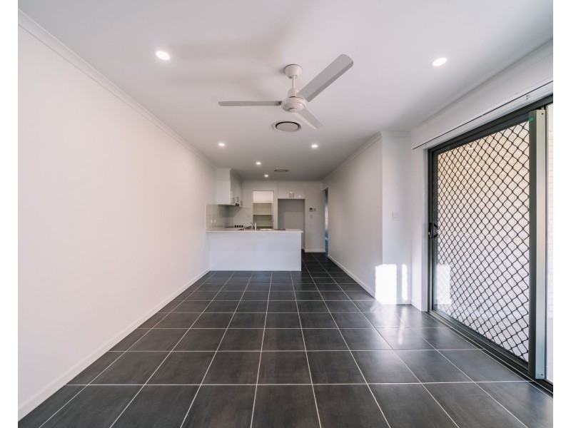 2/3 Cootharaba Court, Morayfield QLD 4506