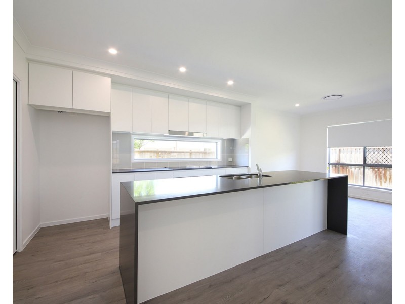 28 Clearwater Street, Newport QLD 4020
