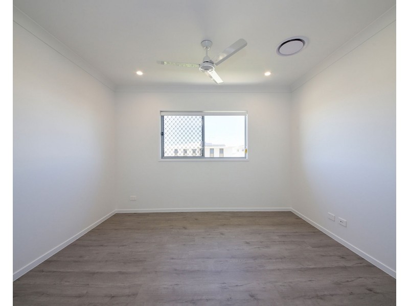 28 Clearwater Street, Newport QLD 4020
