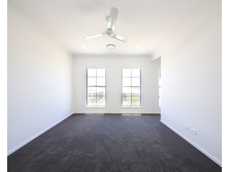 28 Clearwater Street, Newport QLD 4020