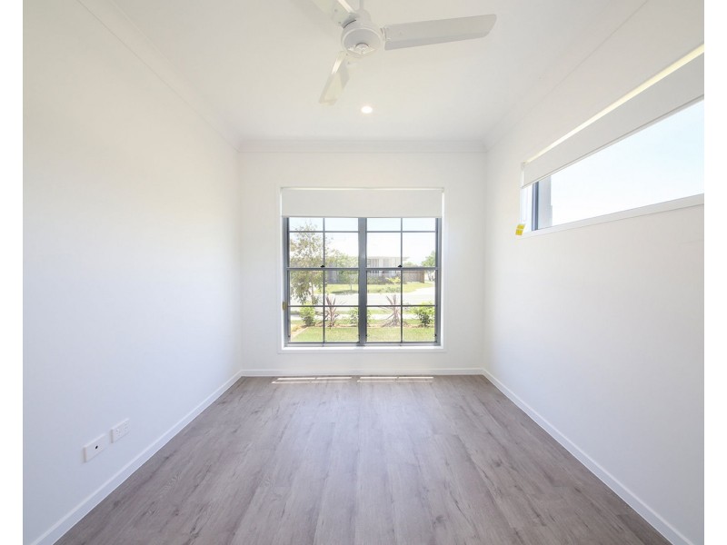 28 Clearwater Street, Newport QLD 4020