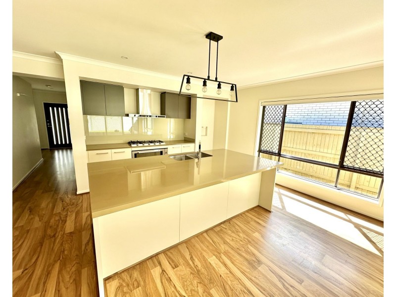 7 Gordon Circuit, Warner QLD 4500