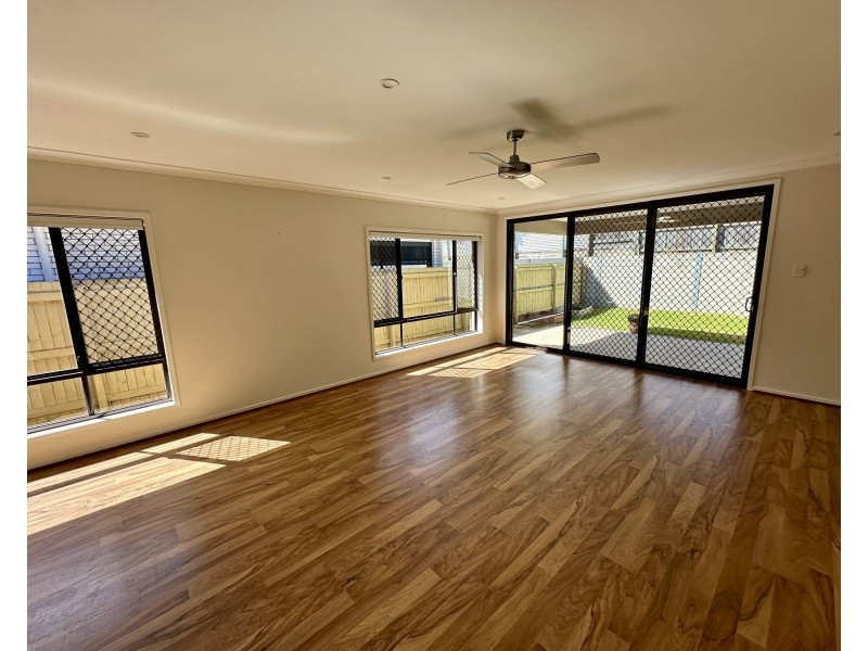 7 Gordon Circuit, Warner QLD 4500