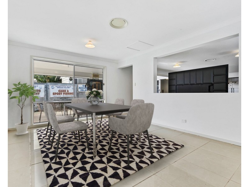 33 Longland Street, Redcliffe QLD 4020