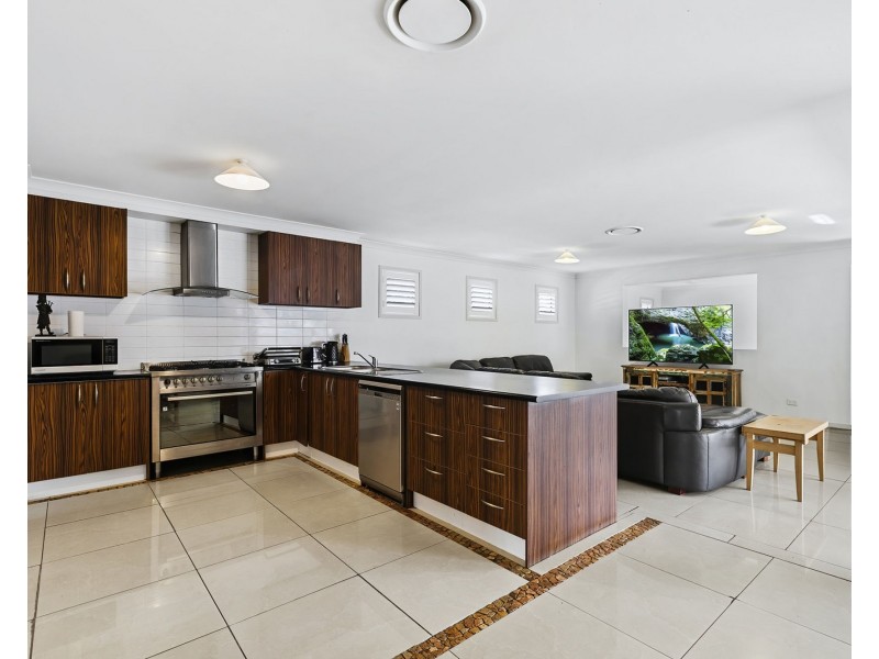 33 Longland Street, Redcliffe QLD 4020