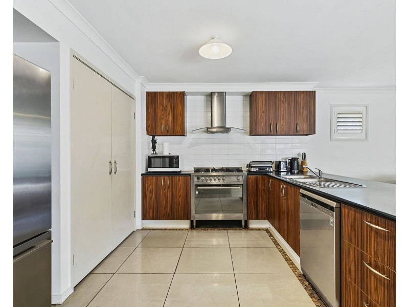 33 Longland Street, Redcliffe QLD 4020