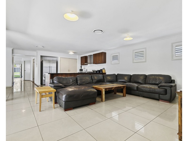 33 Longland Street, Redcliffe QLD 4020