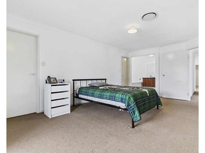 33 Longland Street, Redcliffe QLD 4020