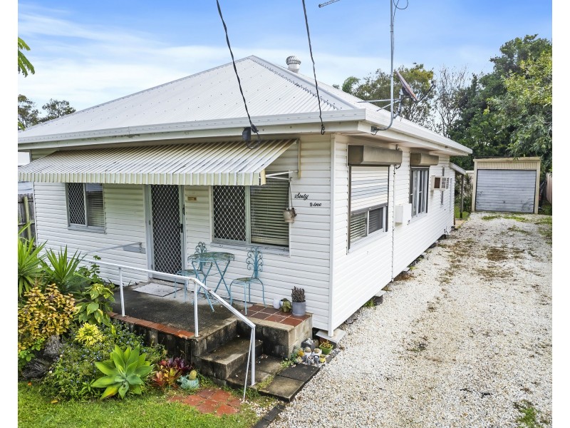 69 Laura Street, Clontarf QLD 4019
