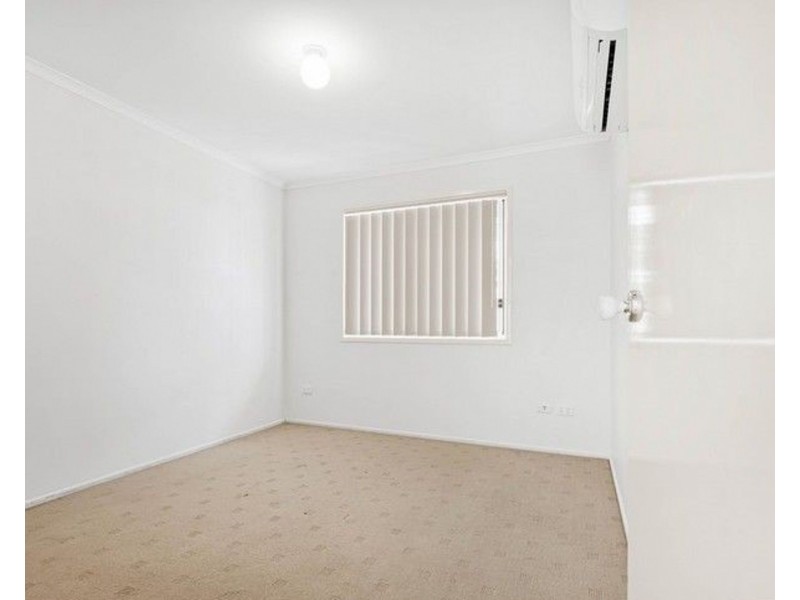 2/6 The Crescent, Kallangur QLD 4503