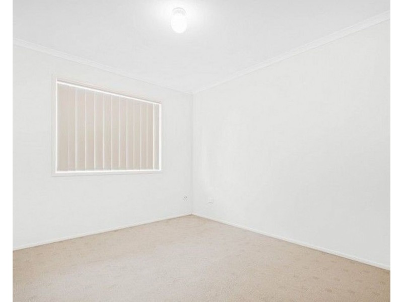 2/6 The Crescent, Kallangur QLD 4503