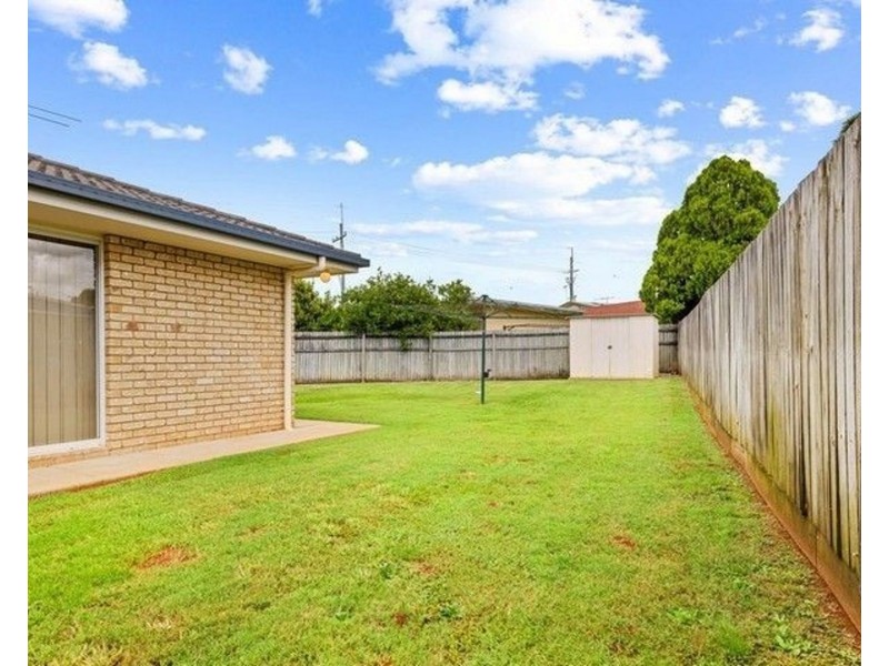 2/6 The Crescent, Kallangur QLD 4503