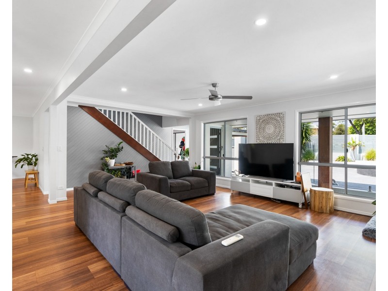 16 Paradise Court, Clontarf QLD 4019