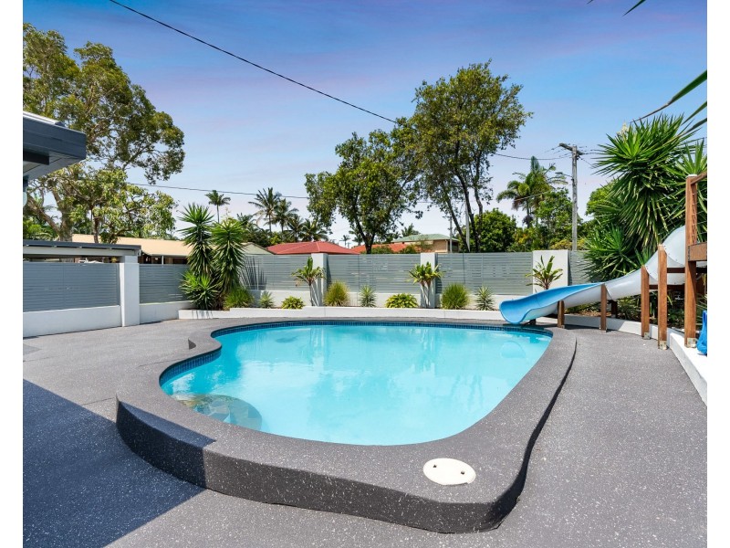 16 Paradise Court, Clontarf QLD 4019