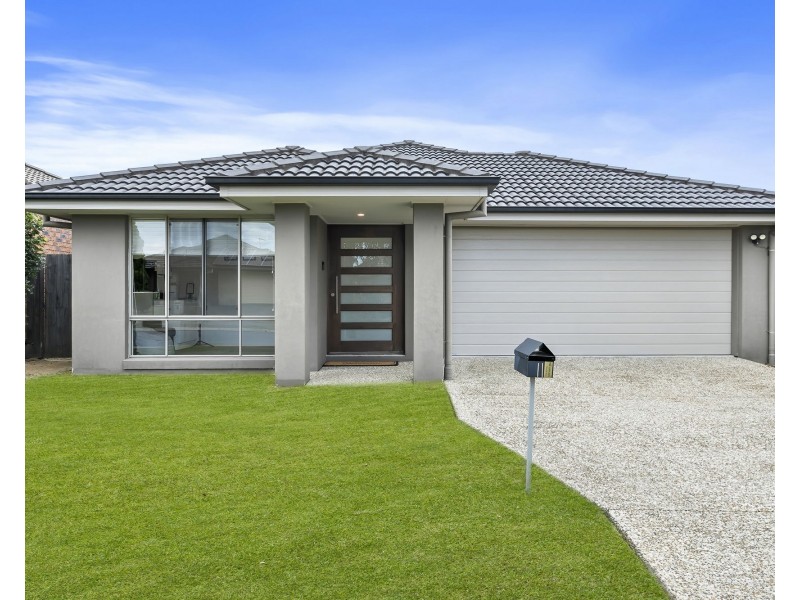 11 Ravensbourne Crescent, North Lakes QLD 4509