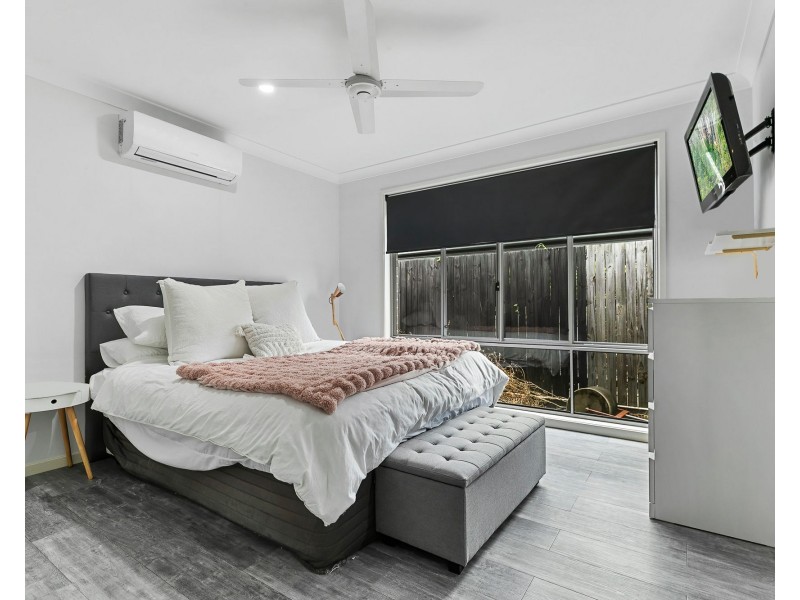 11 Ravensbourne Crescent, North Lakes QLD 4509