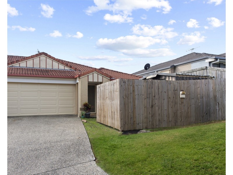 2/18 Varuna Court, Rothwell QLD 4022