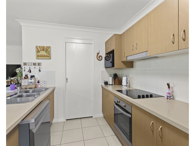 2/18 Varuna Court, Rothwell QLD 4022
