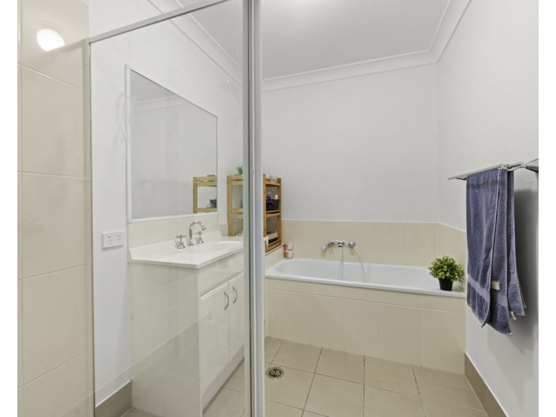 2/18 Varuna Court, Rothwell QLD 4022