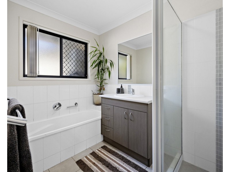 20 Duporth Crescent, Dakabin QLD 4503