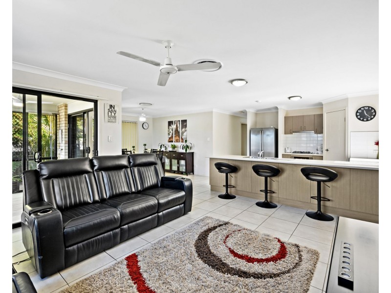 20 Duporth Crescent, Dakabin QLD 4503