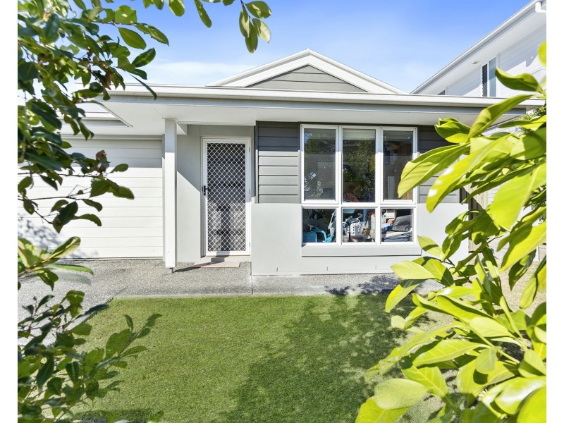 18 Promenade Circuit, Rothwell QLD 4022
