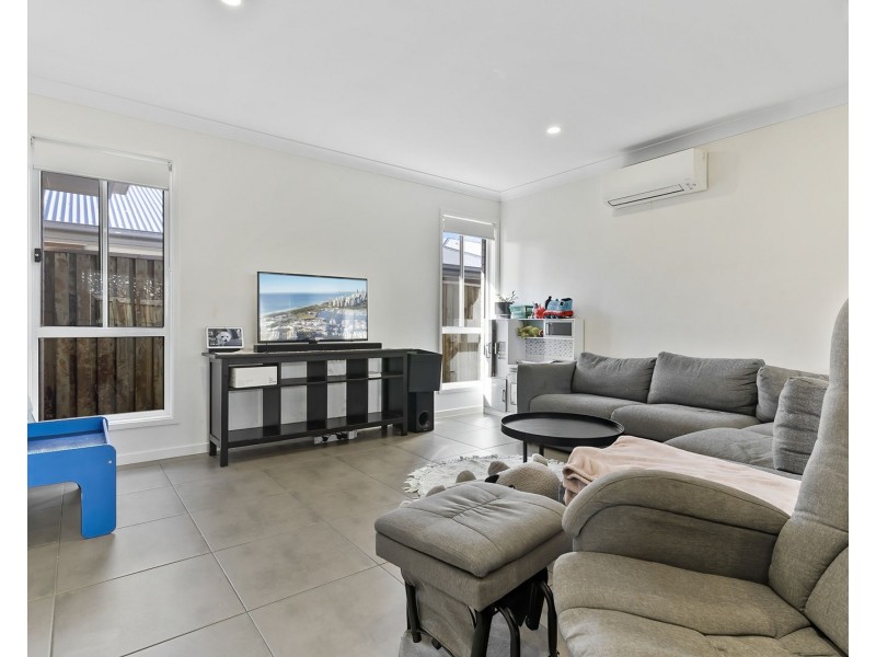 18 Promenade Circuit, Rothwell QLD 4022