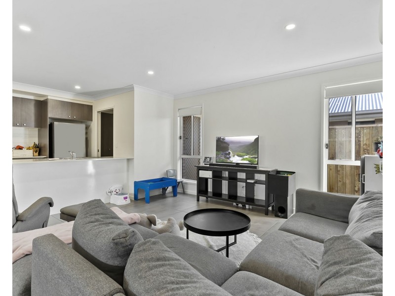 18 Promenade Circuit, Rothwell QLD 4022