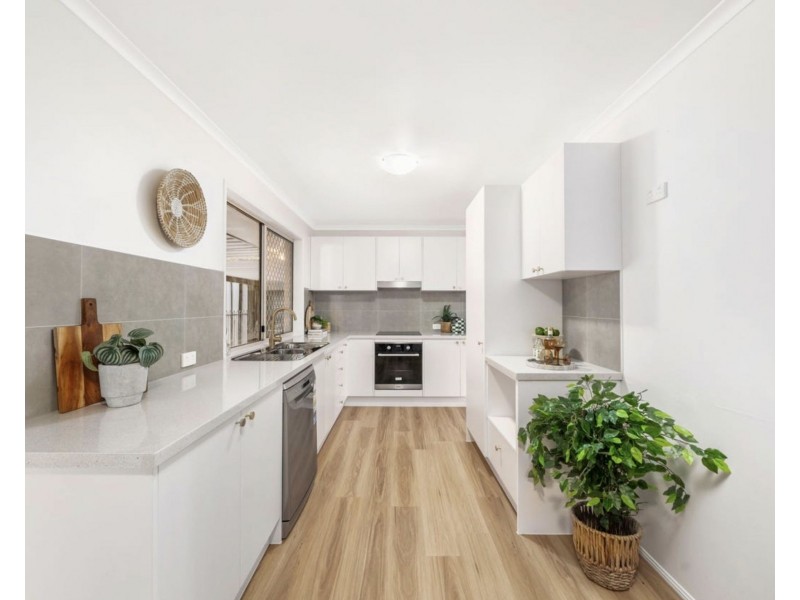 19 Hilldale Crescent, Morayfield QLD 4506