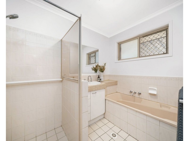 19 Hilldale Crescent, Morayfield QLD 4506