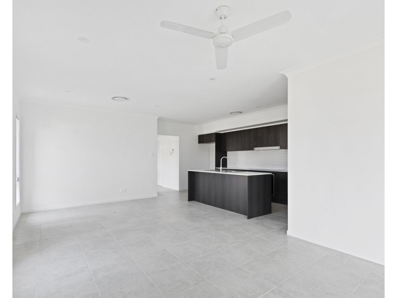 10 Carol Street, Morayfield QLD 4506