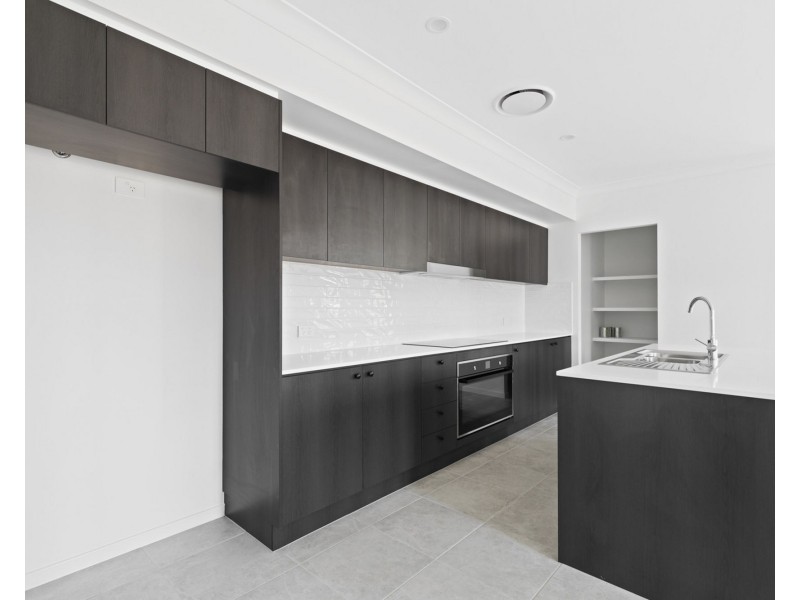 10 Carol Street, Morayfield QLD 4506