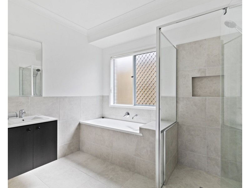 10 Carol Street, Morayfield QLD 4506