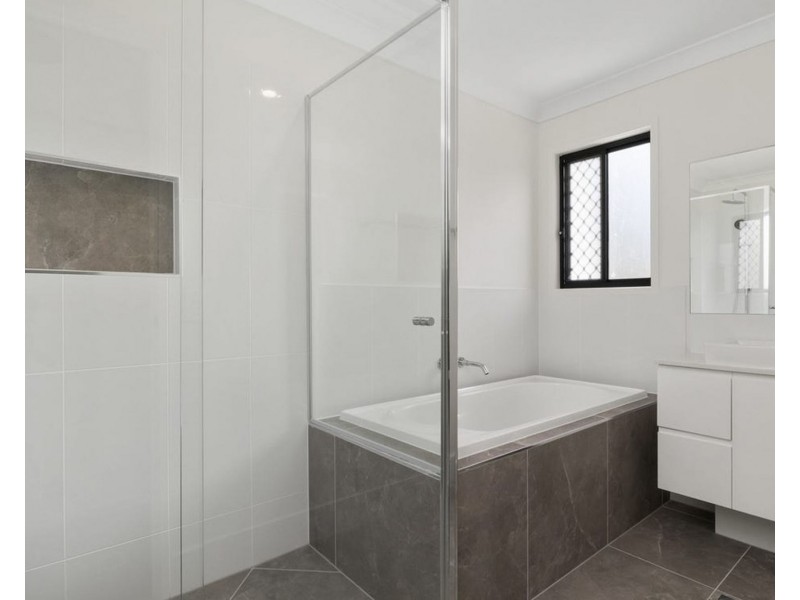 11 Coventry Lane, Joyner QLD 4500