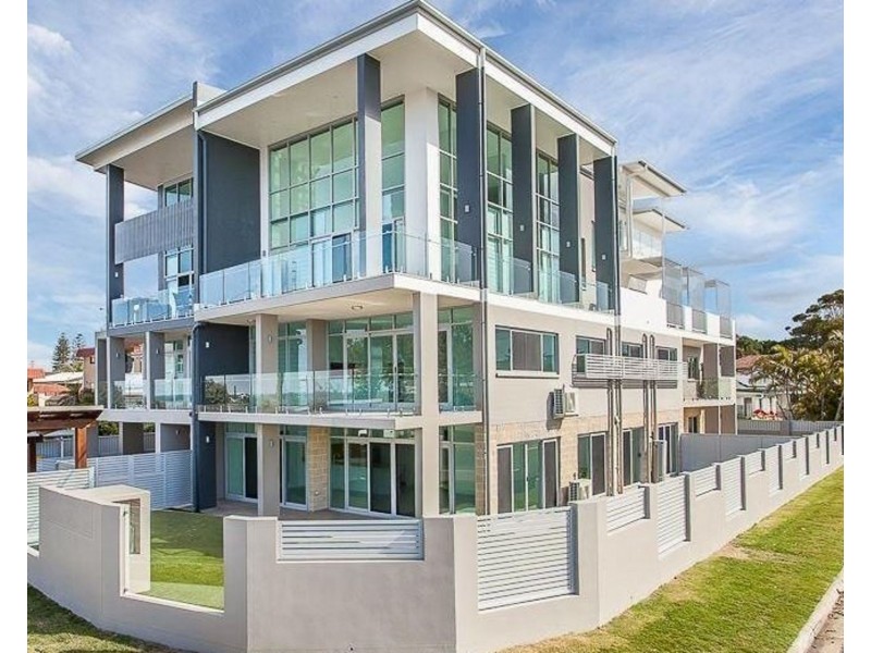 5 133 Flinders Parade, Scarborough QLD 4020