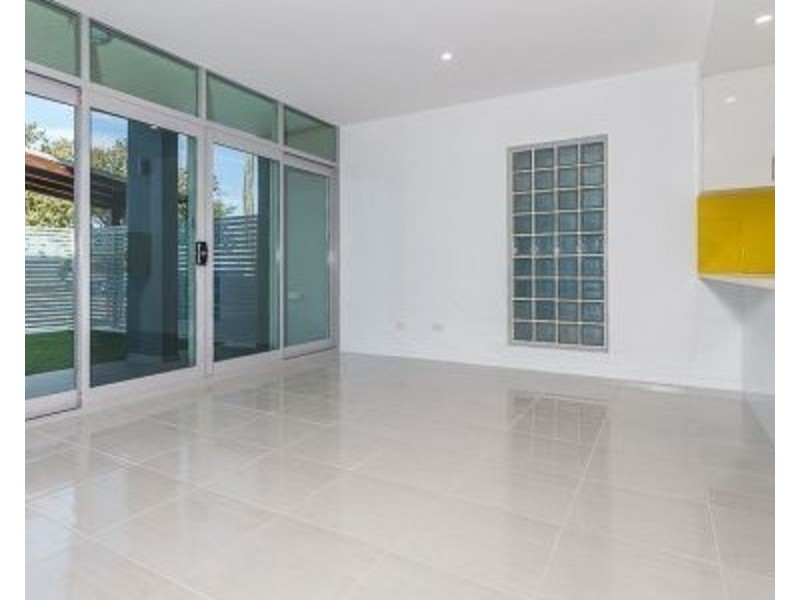 1/133 Flinders Parade, Scarborough QLD 4020