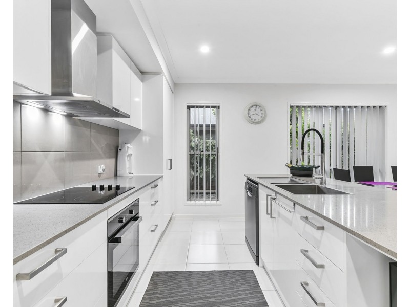 32 Callisia Crescent, Banksia Beach QLD 4507