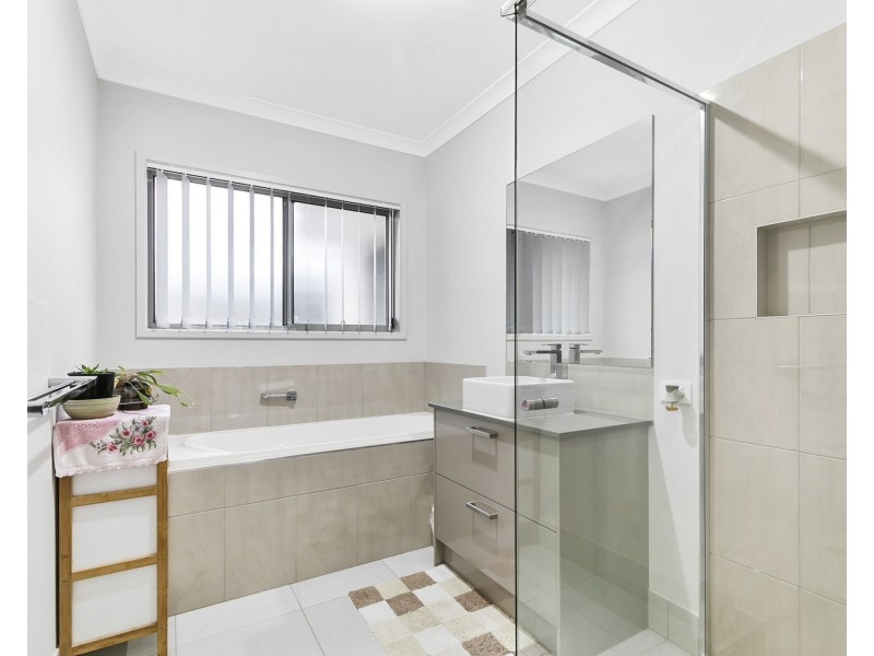 32 Callisia Crescent, Banksia Beach QLD 4507