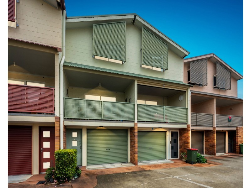 3/6 Railway Parade, Caboolture QLD 4510