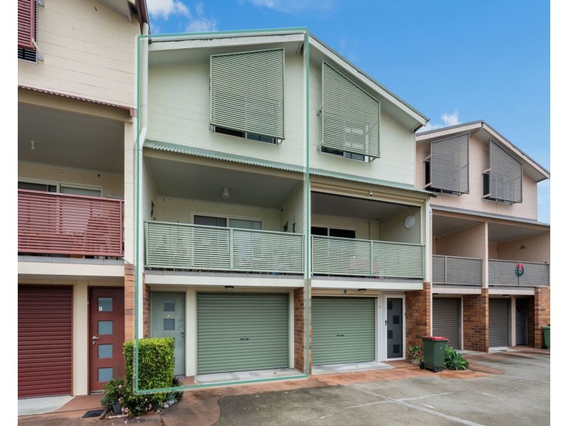 3/6 Railway Parade, Caboolture QLD 4510