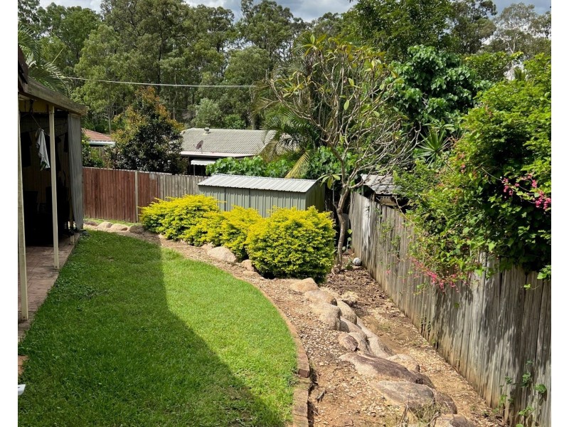 4 Wyara Court, Petrie QLD 4502