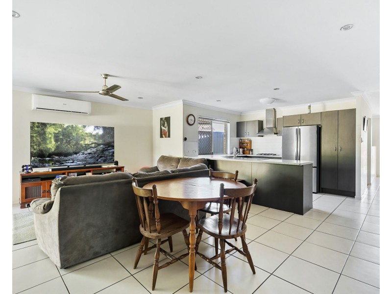 19 Outlook Court, Kallangur QLD 4503