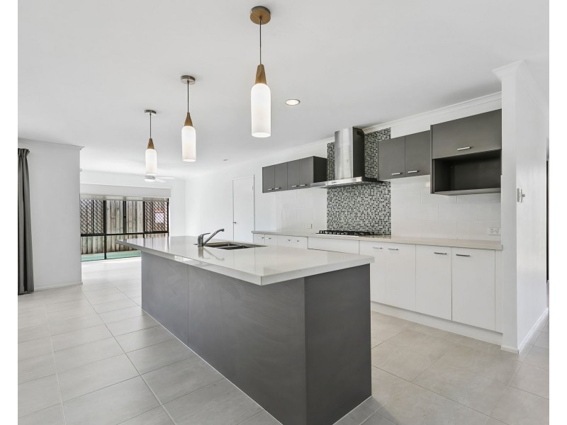 62 Pine River Drive, Murrumba Downs QLD 4503
