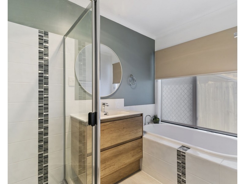 62 Pine River Drive, Murrumba Downs QLD 4503