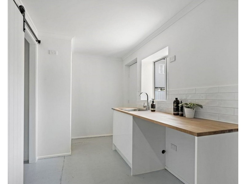 27 Seymour St, Deception Bay QLD 4508