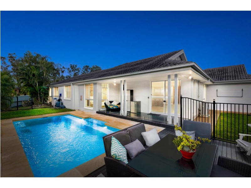 8 Kirri Avenue, Petrie QLD 4502