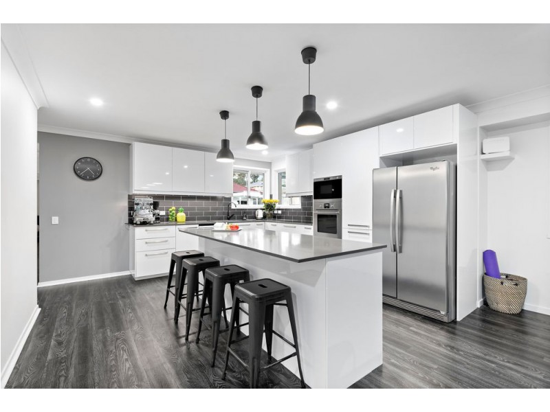 8 Kirri Avenue, Petrie QLD 4502