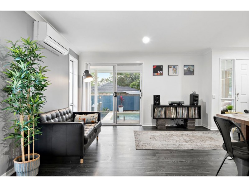 8 Kirri Avenue, Petrie QLD 4502