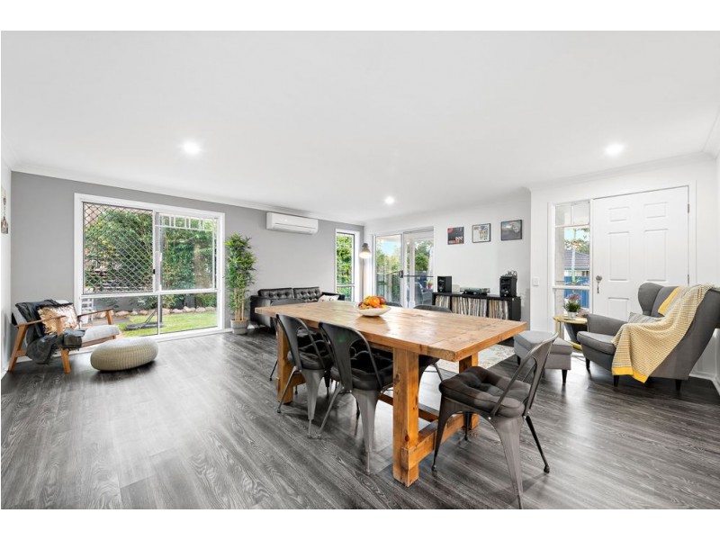 8 Kirri Avenue, Petrie QLD 4502