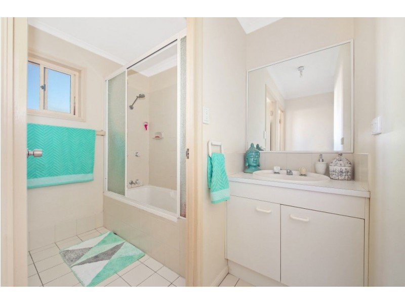 4 Farrer Court, Morayfield QLD 4506